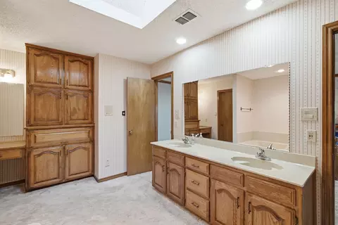 Bath - 7900 Highway 6, De Leon, TX 76444 photo 1 of 7