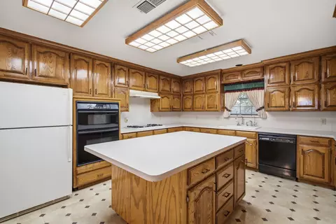 Kitchen - 7900 Highway 6, De Leon, TX 76444 photo 1 of 2
