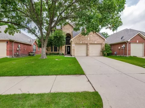 8713 Nairn St, Rowlett, TX 75089