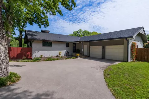 205 Timberlake Dr, Azle, TX 76020