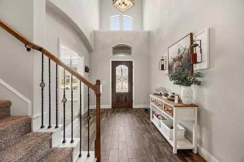 317 Thompson Dr, Van Alstyne, TX 75495
