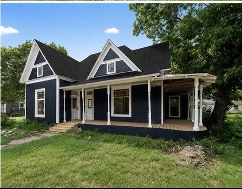 309 Poplar St, Italy, TX 76651