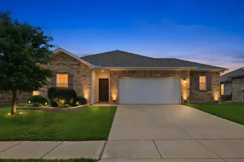 405 Willow Creek Dr, Glenn Heights, TX 75154