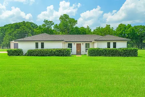 215 Pole Bridge Rd, Seagoville, TX 75159