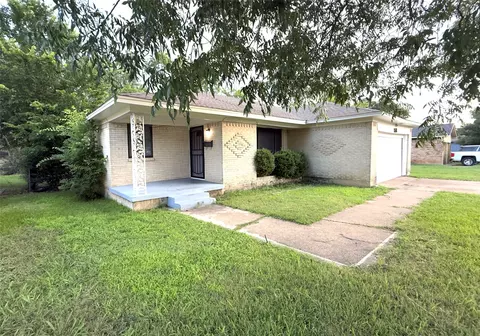 8636 Greenmound Ave, Dallas, TX 75227