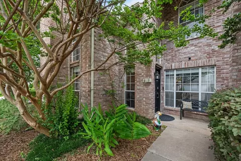 819 Canal St, Irving, TX 75063
