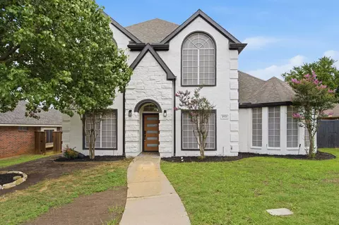2021 Camelot Dr, Lewisville, TX 75067