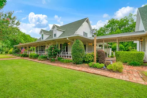 146 County Road 33985, Powderly, TX 75473