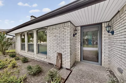 614 Pebblecreek Dr, Garland, TX 75040