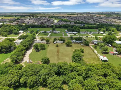 13 Willow Bend Ct, Mansfield, TX 76063