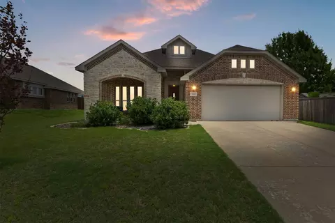 204 Briarstone Dr, Alvarado, TX 76009