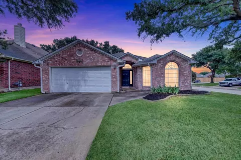 7700 Black Bear Ct, Fort Worth, TX 76137