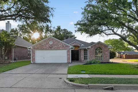 7700 Black Bear Ct, Fort Worth, TX 76137