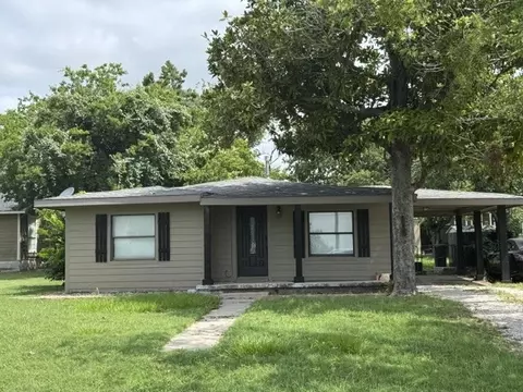 913 Jameson St, Weatherford, TX 76086