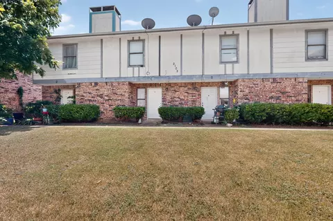 2105 W Walnut St #ABCD, Garland, TX 75042