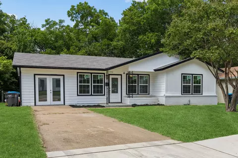 4233 Quails Ln, Fort Worth, TX 76119