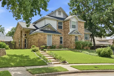 2702 Ansley Ct, Euless, TX 76039
