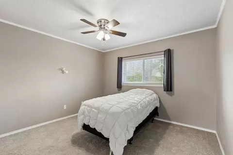 Bedroom - 304 Lark Ln, Euless, TX 76039 photo 3 of 5