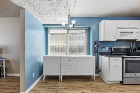 Dining - 304 Lark Ln, Euless, TX 76039 photo 2 of 4