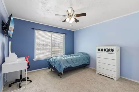 Bedroom - 304 Lark Ln, Euless, TX 76039 photo 5 of 5