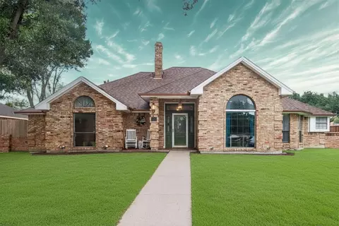 919 Huntington Dr, Duncanville, TX 75137