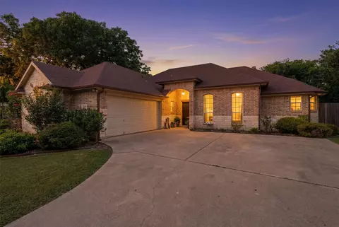 4406 Two Creek Ct, Granbury, TX 76049