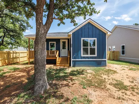 2906 Avenue D, Brownwood, TX 76801