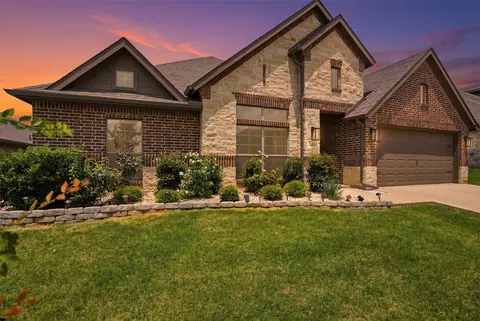 145 Mockingbird Hill Dr, Joshua, TX 76058