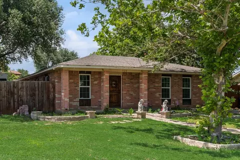 920 Meadowdale Dr, Royse City, TX 75189