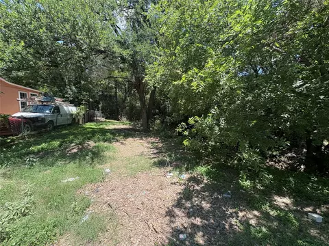 2510 NW 20th St, Fort Worth, TX 76106