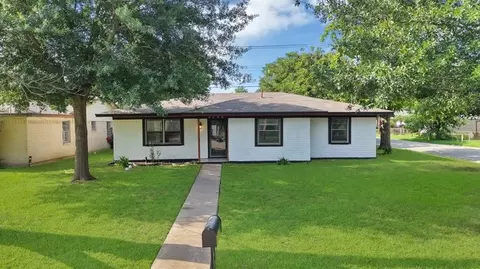 4200 Templeton St, Greenville, TX 75401