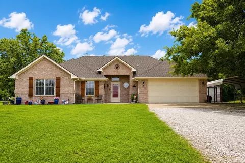 105 Jeremy Ln, Paradise, TX 76073