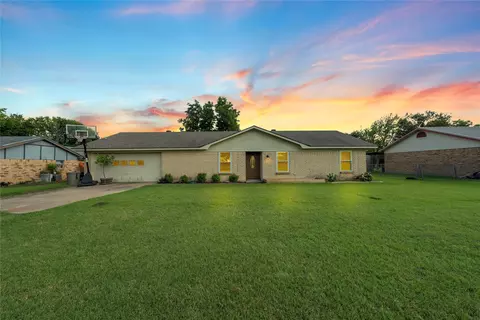 837 W 3rd St, Eddy, TX 76524