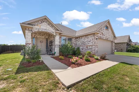 4000 Bendale Rd, Benbrook, TX 76116