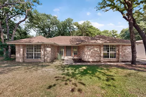 13930 Briarwood Ct, Azle, TX 76020