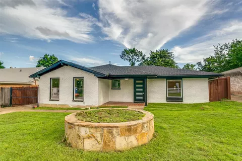 1504 Lexington Pl, Bedford, TX 76022