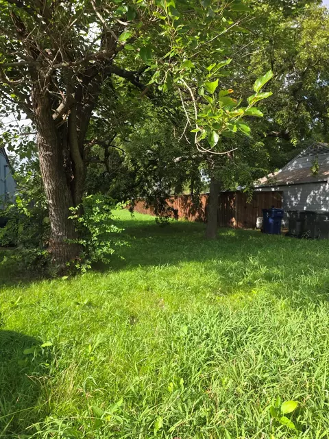 514 W Avenue F, Garland, TX 75040