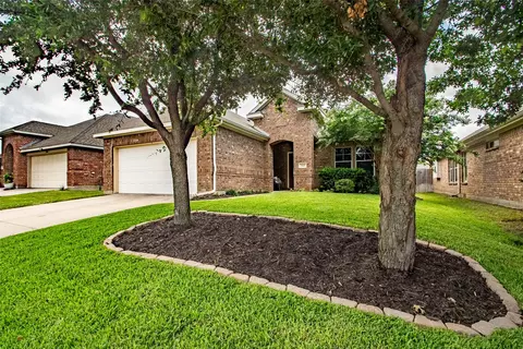 1405 Samantha Creek Dr, Little Elm, TX 75068