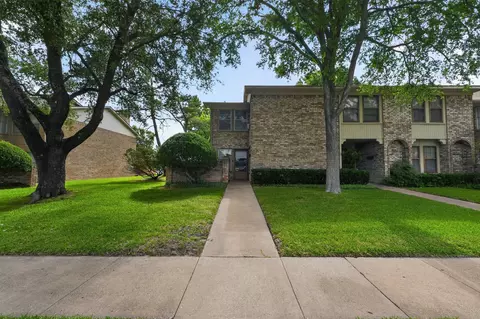 717 Towne House Ln, Richardson, TX 75081