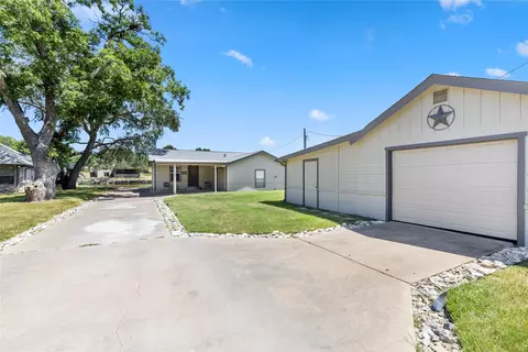 3804 Sandy Beach Dr, Granbury, TX 76049