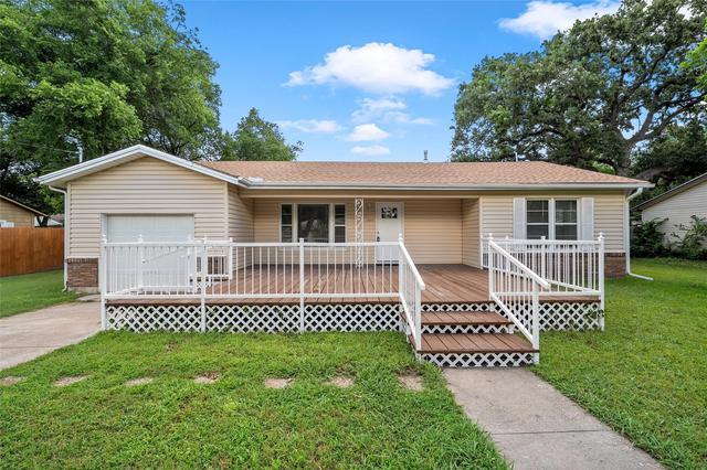609 N Norma Dr, Lacy Lakeview, TX 76705