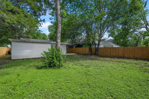 Exterior - 3824 Windsor Ave, Waco, TX 76708 photo 4 of 5