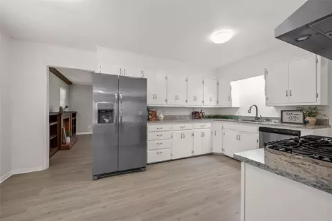Kitchen - 3824 Windsor Ave, Waco, TX 76708 photo 2 of 4