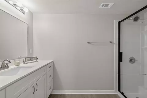 Bath - 3824 Windsor Ave, Waco, TX 76708 photo 2 of 4