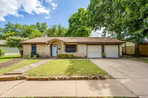 241 Suzanne Ter, Burleson, TX 76028