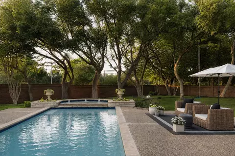 2 Manzano Cir, Dallas, TX 75230