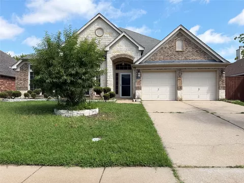 5852 Windy Meadow Ln, Grand Prairie, TX 75052