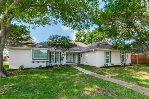 2104 Heather Hill Ln, Plano, TX 75075