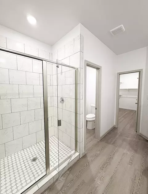 Bath - 1011 Springview Ln, Mabank, TX 75147 photo 2 of 3
