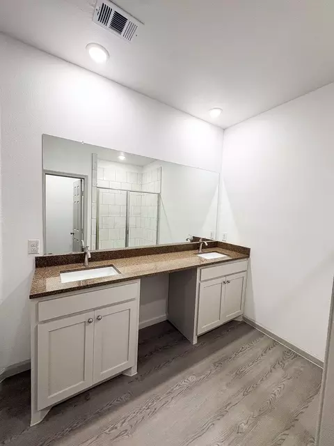 Bath - 1011 Springview Ln, Mabank, TX 75147 photo 1 of 3